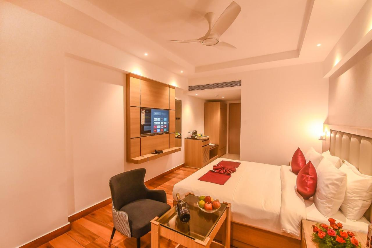 Emerald Clarks Inn Suites Mysore Bagian luar foto