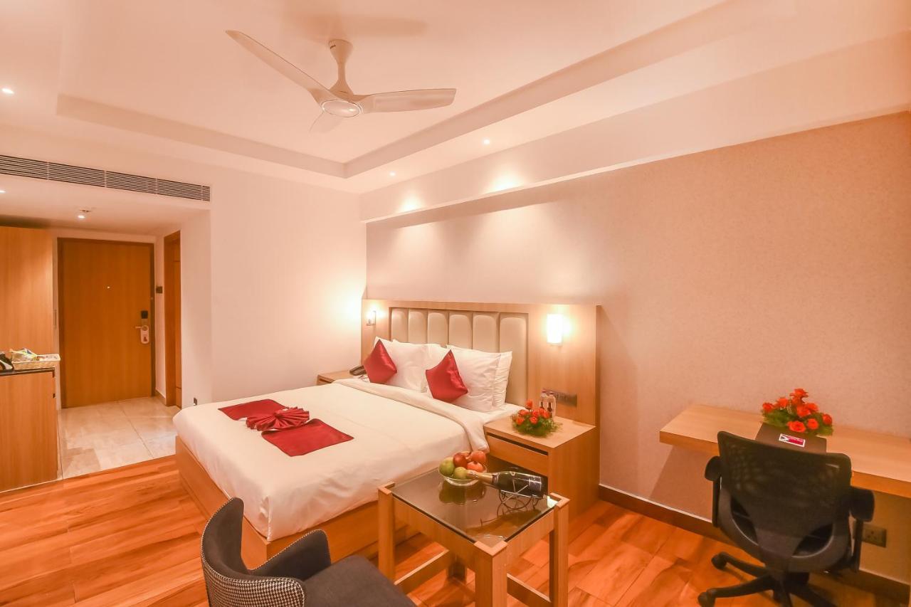 Emerald Clarks Inn Suites Mysore Bagian luar foto