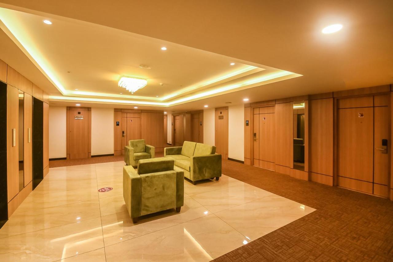 Emerald Clarks Inn Suites Mysore Bagian luar foto