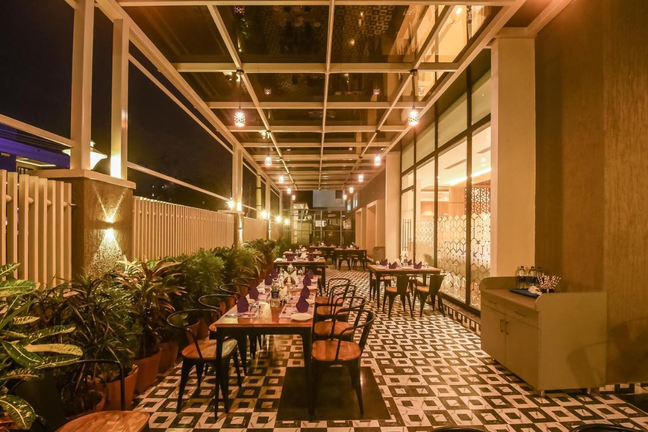 Emerald Clarks Inn Suites Mysore Bagian luar foto