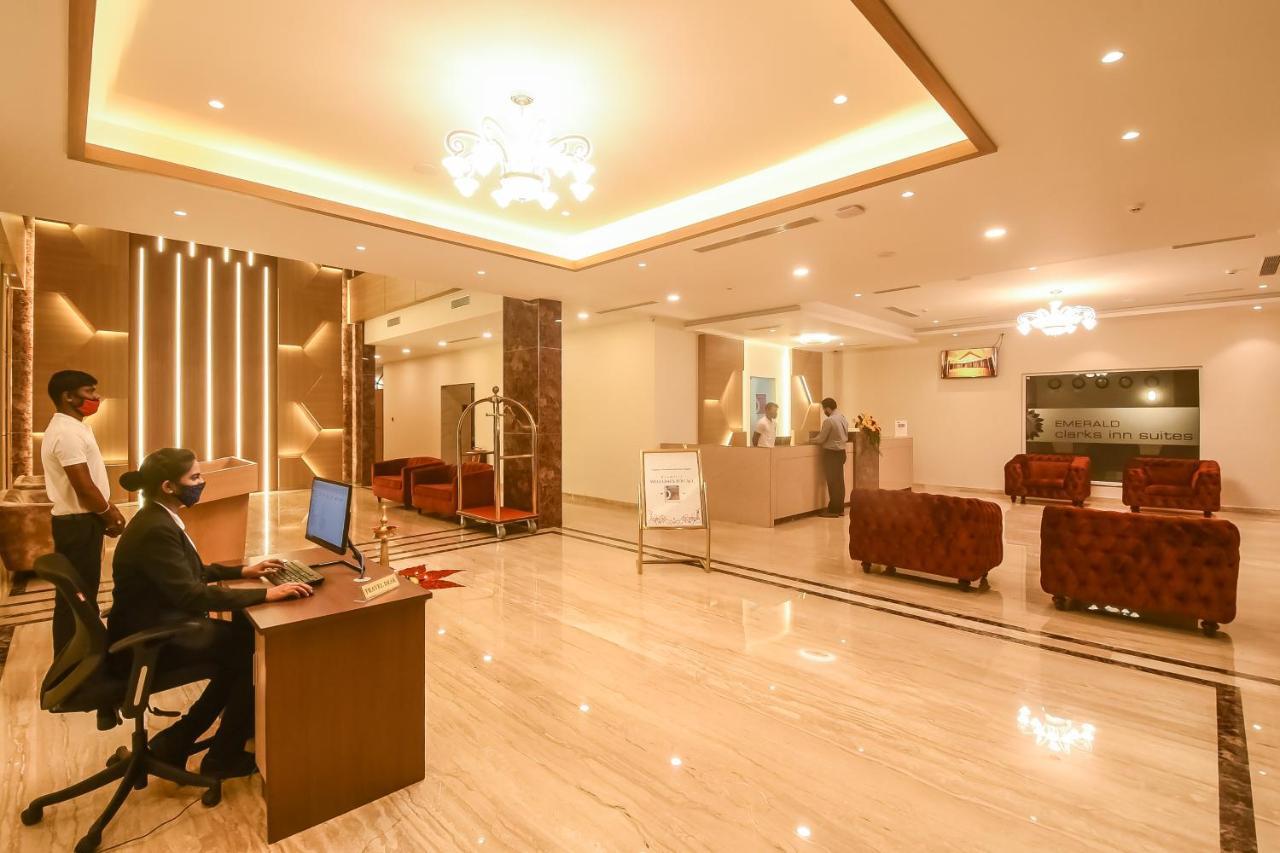 Emerald Clarks Inn Suites Mysore Bagian luar foto