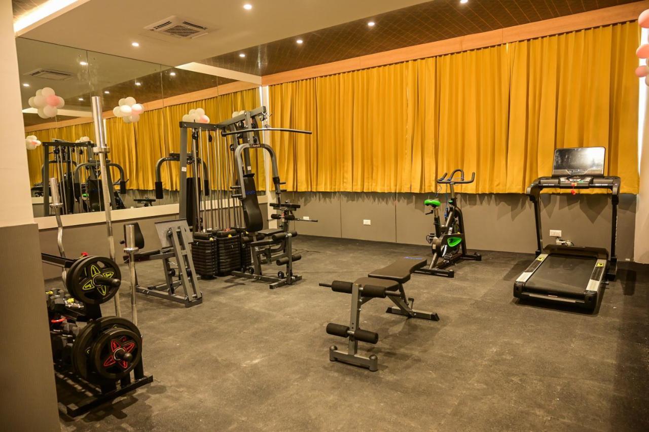 Emerald Clarks Inn Suites Mysore Bagian luar foto